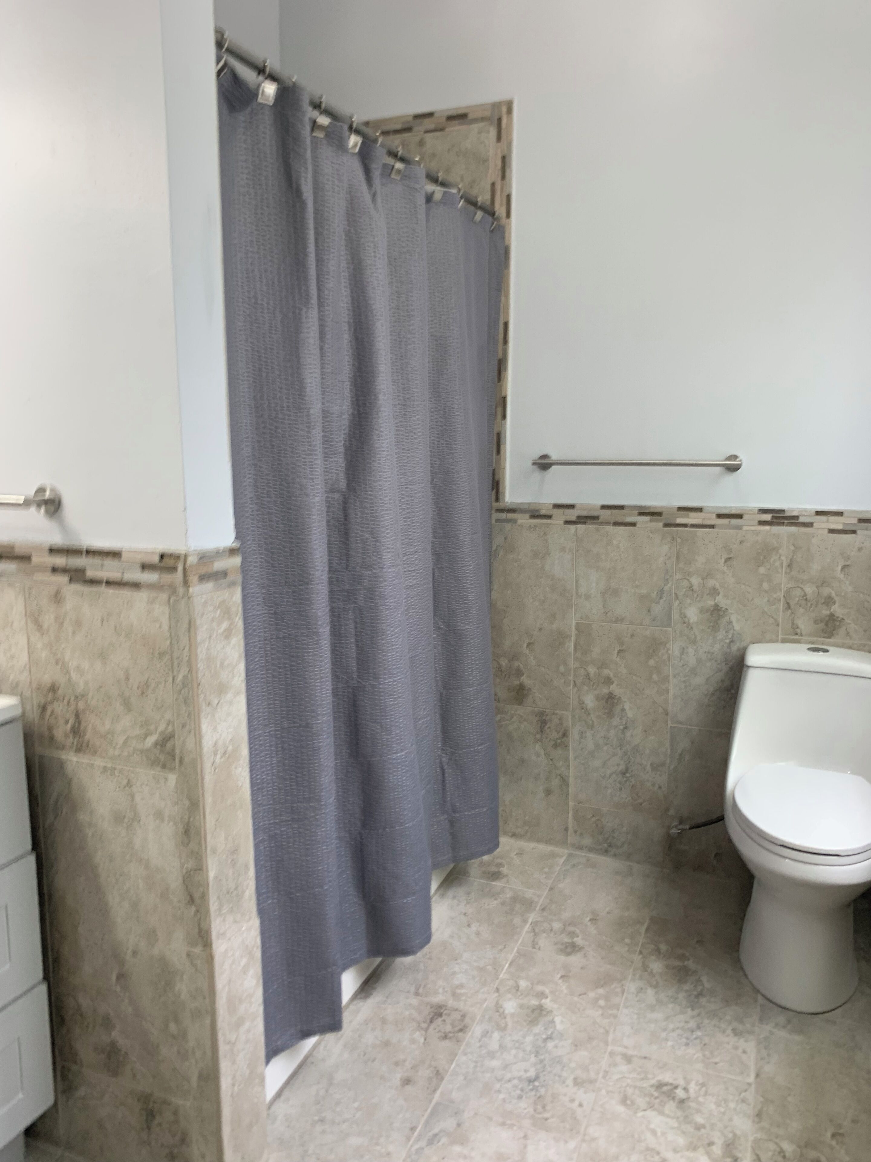 タオル、石鹸、シャンプー、トイレットペーパー