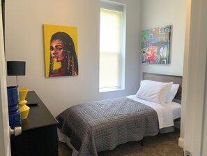 4 bedrooms, iron/ironing board, free WiFi, bed sheets - Urban Vivacious Family Home 8 Minutes from Downtown St. Louis! (St. Louis)