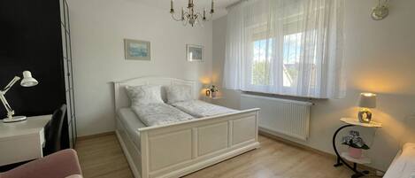 2 Schlafzimmer, Bügeleisen/Bügelbrett, WLAN, Bettwäsche