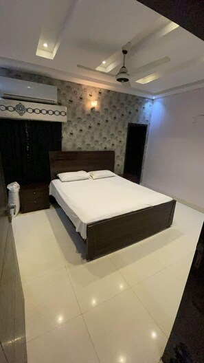 Villa | 4 Schlafzimmer, Bügeleisen/Bügelbrett, kostenloses WLAN, Bettwäsche