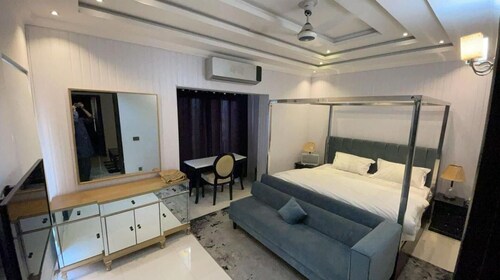 Luxurious Lahore Villa Retreat