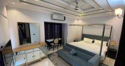 Luxurious Lahore Villa Retreat