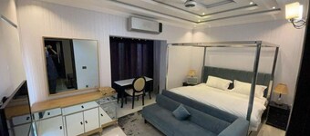 Luxurious Lahore Villa Retreat