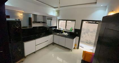 Luxurious Lahore Villa Retreat