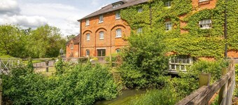 Will's apartment · Nirvana Retreat with Parking - Pass the Keys