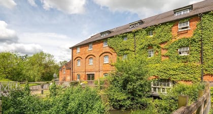 Will's apartment · Nirvana Retreat with Parking - Pass the Keys