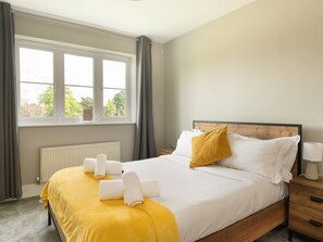 2 dormitoris, escriptori, planxa i posts de planxar i wifi gratuïta 