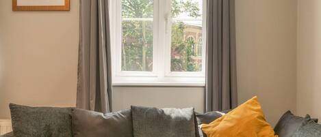 スマートテレビ、PC モニター