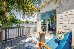Terrace/patio - Oak & Ocean | by Salt Water Vacations (Santa Rosa Beach)