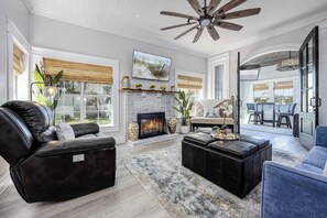 TV - Oak & Ocean | by Salt Water Vacations (Santa Rosa Beach)