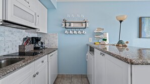 Fridge, microwave, stovetop, dishwasher - Salt Therapy, Great Amenities, Pool, Walk To Beach! (Galveston)