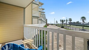 Property grounds - Salt Therapy, Great Amenities, Pool, Walk To Beach! (Galveston)
