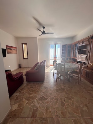 Smart TV, books - Seawood - Apartment (Liguria)