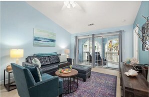 Smart TV, offices, computer monitors - Sea N Palms located at the award-winning Dawn Condominiums- 'Best of Galveston 2024' (Galveston)