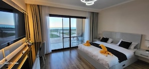 1 bedroom, in-room safe, iron/ironing board, WiFi (free)