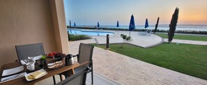 Outdoor dining - Stunning ocean view - quiet *Susi's The View* (Hurghada 1,)