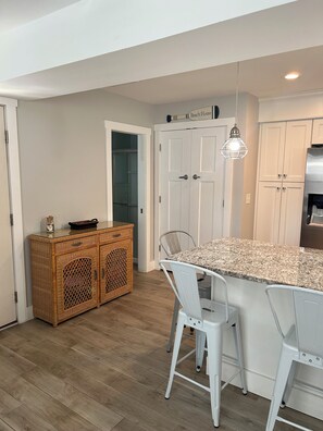 Dining - LBI Ship Bottom New Rental Two Bedroom Beach Block Great Location 101 E 28th St
(Ship Bottom)