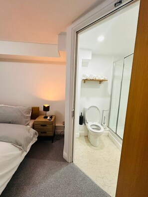 Apartamento | 3 quartos, Wi-Fi de cortesia, roupa de cama