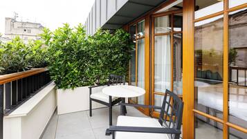 Deluxe Apartment with Terrace | Terrace/patio