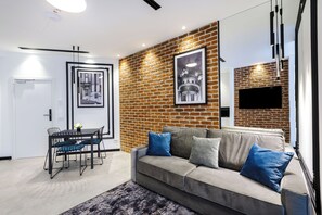 Superior Apartment | Hypo-allergenic bedding, laptop workspace, soundproofing, free WiFi