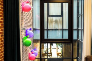 Literie hypoallergénique, chambres insonorisées, Wi-Fi gratuit