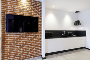 Snail 1 - Superior Apartment | Private kitchen | Mini-fridge, microwave, stovetop, espresso maker - OLD TOWN SNAIL Design Apartments (Bucharest)