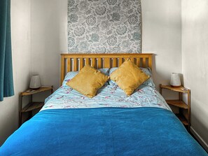 2 bedrooms, bed sheets