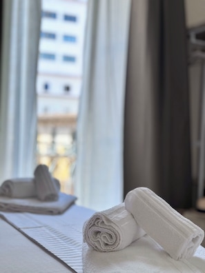 Superior Double Room, 1 Queen Bed, Private Bathroom, City View - Home To Salerno B&B (Salerno)