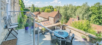 3 bedroom accommodation in Pickering