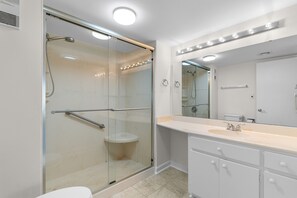 Towels, soap, toilet paper - 3 Bdrm @ Sea Marsh II-Pool- Corner Oceanfront View (North Myrtle Beach)