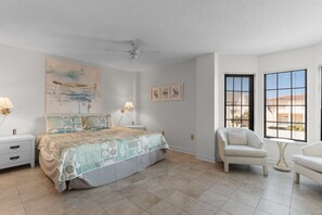 4 bedrooms, WiFi, bed sheets - 3 Bdrm @ Sea Marsh II-Pool- Corner Oceanfront View (North Myrtle Beach)