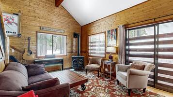 TV, fireplace, DVD player