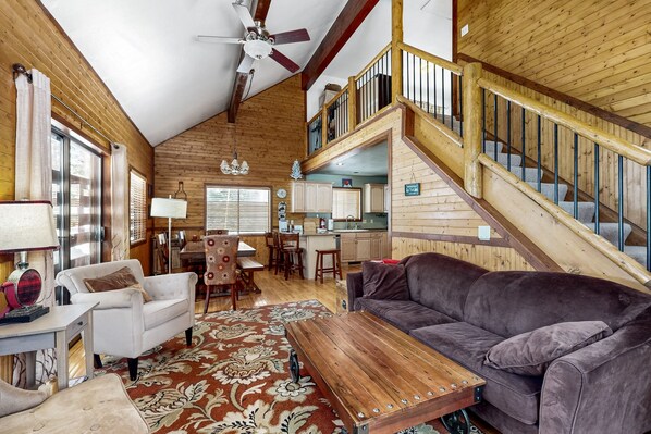 TV, fireplace, DVD player - Serene cabin: cozy, dog-friendly retreat w/modern amenities & rustic charm (Soda Springs)
