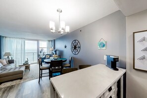Dining - Oceanfront condo with pool, hot tubs, private balcony & central AC (North Myrtle Beach)
