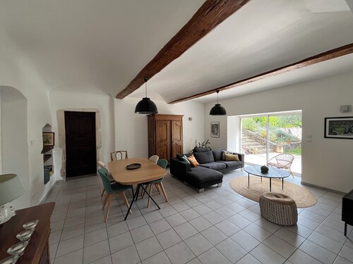 Ancien corps de ferme avec piscine privée