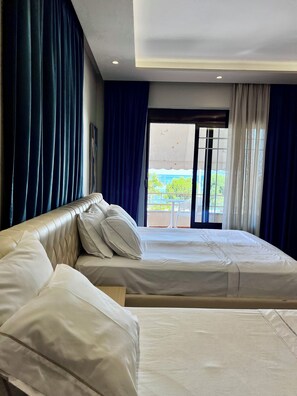 Individually decorated, individually furnished, desk, free WiFi - Hotel Lungomare (Vlorë)