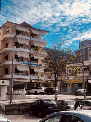 Exterior detail - Hotel Lungomare (Vlorë)