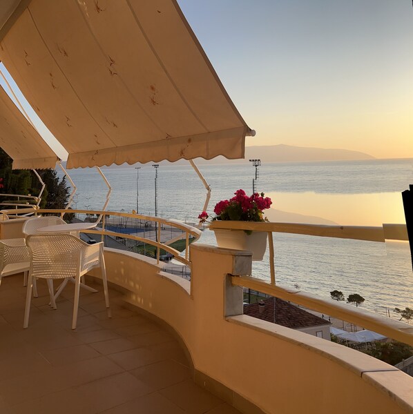 Terrace/patio - Hotel Lungomare (Vlorë)