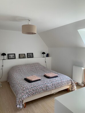 3 chambres, lit parapluie, Wi-Fi, draps fournis