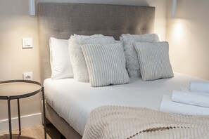 2 bedrooms, iron/ironing board, free WiFi