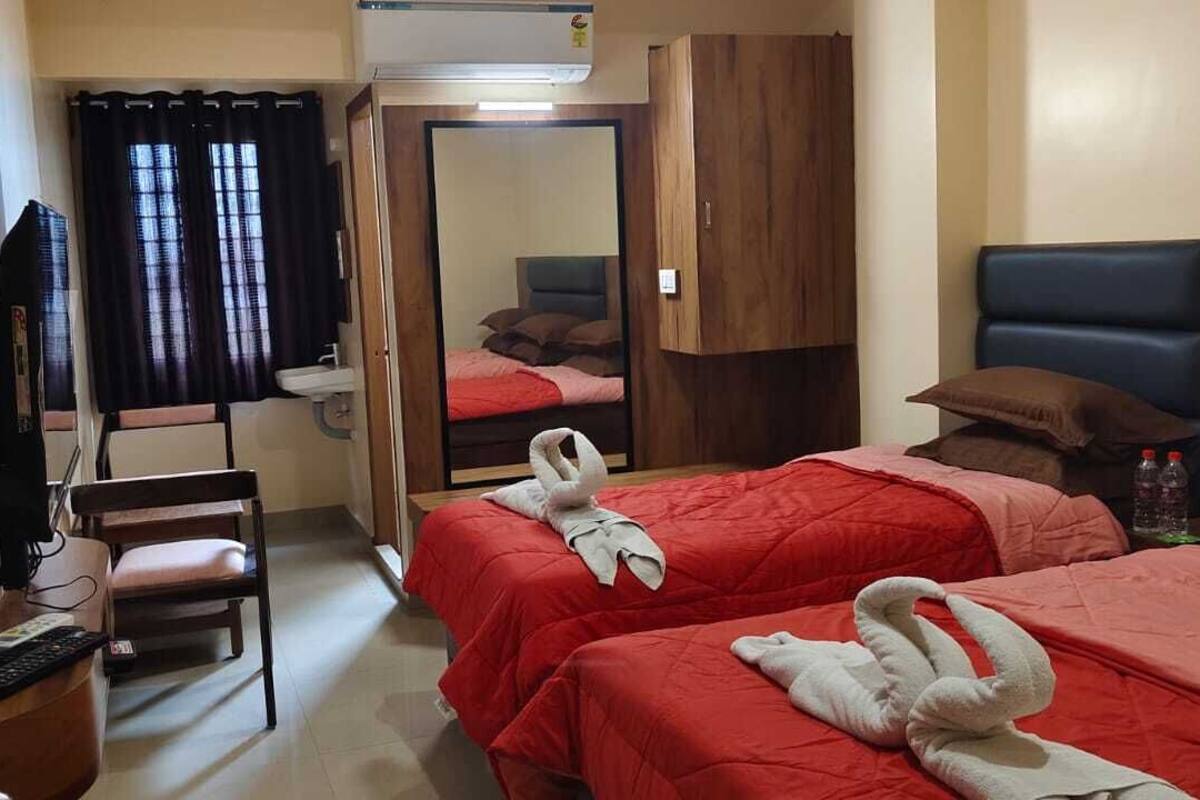 Triple Room | Egyptian cotton sheets, premium bedding, free WiFi