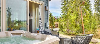 Walk to Dtwn: Fraser Retreat w/ Hot Tub & Views!