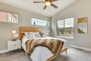 Apartment (2 Bedrooms) | Interior - Walk to Dtwn: Fraser Retreat w/ Hot Tub & Views! (Fraser)