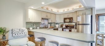 Ocean City Getaway w/ Balcony, Steps to Boardwalk!