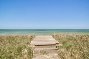 Interior - Stunning Ocean View! Beachfront Nantucket Retreat (Nantucket)