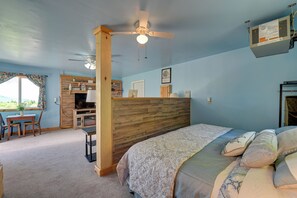 Apartment (0 Bedroom) | Interior - Cozy Catskills Studio Rental w/ Mountain Views! (Hobart)