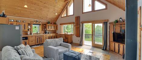 House (2 Bedrooms) | Interior
