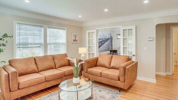 House (4 Bedrooms) | Interior