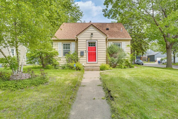 House (4 Bedrooms) | Front of property