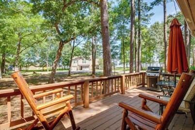 Cape Royale Home w/ Deck - Walk to Lake Livingston